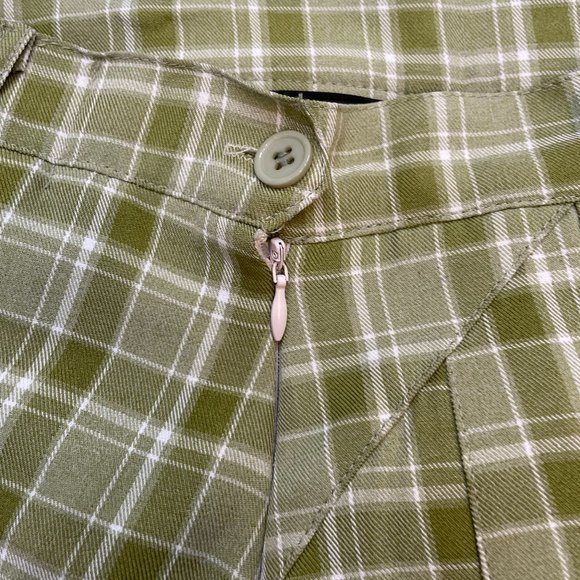 Green and White Plaid Pleated Skirt - Picture 4 of 5